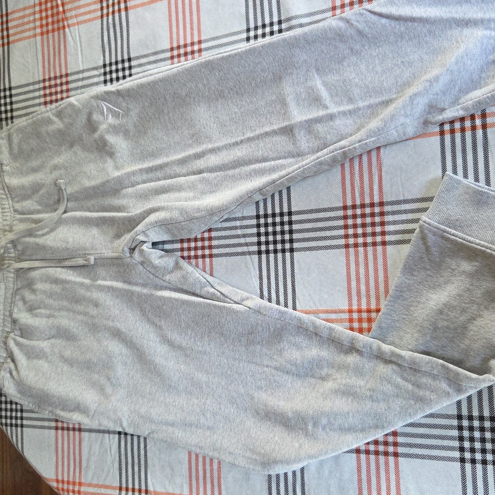 Gymshark Men's Gray Jogger Sweatpants SMALL